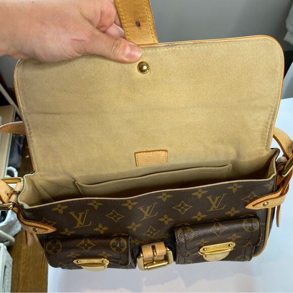 Louis Vuitton Monogram Hudson PM Vintage Shoulder Bag - Picture 10 of 16